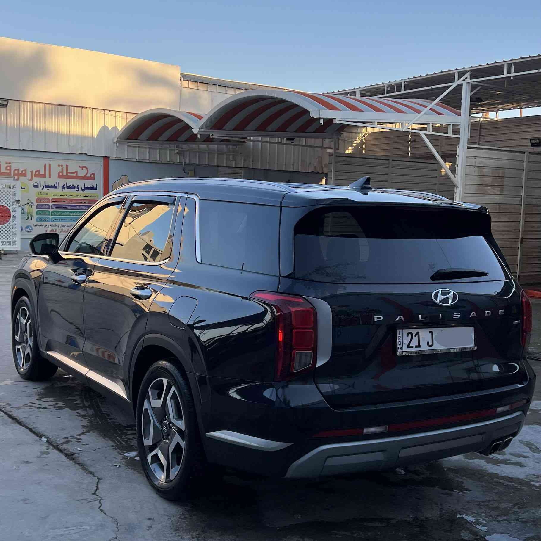 السلام عليكم 
بلسايد 2023 ماشية 24 ميل 
مواصفات : 
فتحة 
كامرات 360 
تحديد مسار 
مثبت سرعة 
خمس وضعيات قيادة 
رادار وتوقف ذاتي 
صندوك كهرباء
8 راكب  
كراسي جلد وخزن ميموري 
تدفئة وتبريد لجميع الكراسي 
تبريد منفصل 
نظام سماعات هارمن كاردن
رقم سليمانية هزة وسنوية جديدة ب أسمي 
حادث السيارة موضح بالصور مبدل اللايت الأمامي فقط وبارد فوق اللايت عداها السيارة مكفولة من كلشي  
مكان السيارة ديالى - بغداد 
سعر السيارة 320 وبيها مجال بسيط
*********** 
***********
