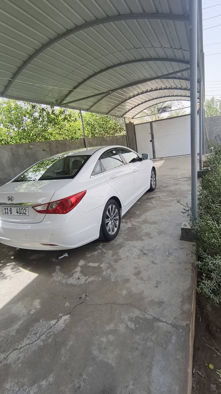 سوناتا موديل ١٣ شكل ١٤مكفوله من الضبغ والضربه 
عده بارد بل الباب شي قليل مكان السياره بلحله
السعر ١٣٧  الرقم ***********
