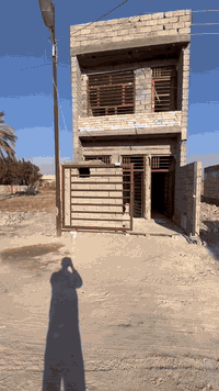 دار للبيع المساحه 70 م.     يحتوي البيت.   غرفه نوم 2.  او صاله.  او م...