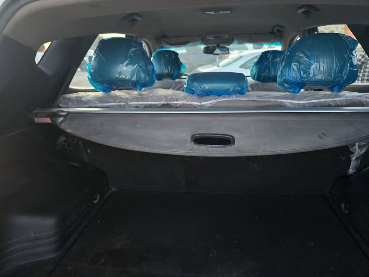 السلام عليكم  
 توسان موديل 2015
رقم بابل 
كير محرك تبريد حدادية مكفول
ماشية 151
" اشاير بالمري  
" بلوتوث+ AUX 
"كامره 
" تحكم ستيرن 
" تبريد قطعتين
مكفولة من الضربة والصبغ والبارد 
المكان بابل 
 ***********
