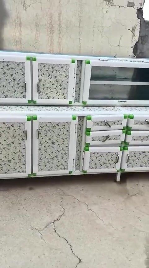 كاونتر مطبخ كلش جديد ونضيف ومناسب بيع مستعجل با ٤٠٠ وبي مجال قليل وهذا رقمي اليربد يتصل *********** هاا مكاني بابل وعلى فكره طواله اربع متر
