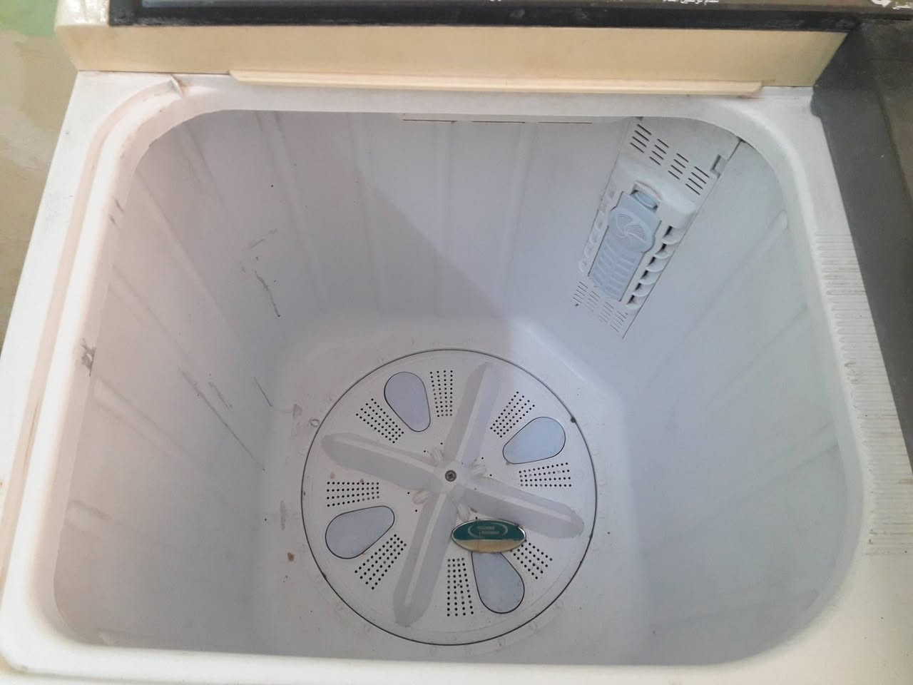 غسالة هيتاشي الباب مكسور والتنشيف من تخلي ملابس كثير تفتر بطيئ بدون ملابس تفتر عادي والغسل شغال سعرها ٣٥ الف


**إذا كنت صاحب هذا الإعلان وتريد حذفه لأي سبب، رجاءا أرسل رسالة إلى الدعم الفني**