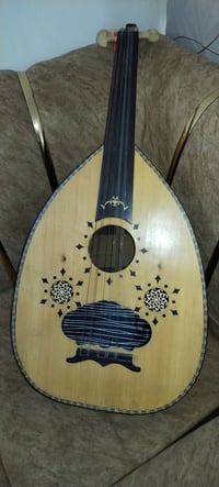 عود تركي بحاله جيده جدا للبيع السعر 250 واتساب 07739104892