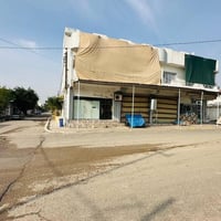 دار للبيع • ٥٠٠م • محلات وشقق