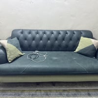 تخم10مقاعد لون زيتوني دزاين تركي حديث استخدم قليل 800 وبي مجال بسيط  0...