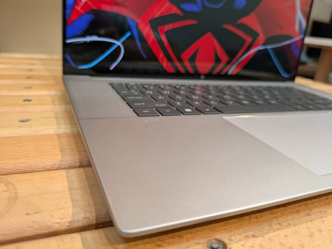 HP ZBook Studio G10 جاي بمعادلة صعبة: شكل Premium + قوة i9 جيل 13 + كارت RTX احترافي في جسم واحد 👊
لو عايز جهاز يواكب شغلك ومش كل شوية تقول "عايز أطور"… ده معمول للمرحلة دي 💎
💻⚙️ HP ZBook Studio G10 | قوة احترافية بتصميم فخم
⚙️ المواصفات:
💻 Processor: Intel Core i9-13900H – Gen 13
⚙️ RAM: 32GB DDR5
🚀 Storage: 512GB SSD NVMe M.2
🎮 Graphics 1: Intel Iris Xe Graphics
🎨 Graphics 2: NVIDIA RTX A1000 – 6GB GDDR6
🖥️ Display: 16" 4K UHD+ Touch Screen
⌨️ Keyboard: Backlit Keyboard
🔥 ليه الجهاز ده مميز؟
✔ معالج i9 جيل 13 بأداء عالي للبرامج والمهمات المتعددة
✔ RTX A1000 6GB مناسب للجرافيك والرندر والـ 3D والبرامج الهندسية
✔ شاشة 4K Touch تفاصيلها وألوانها تديك تجربة مختلفة في التصميم والمحتوى
✔ رام 32GB تخليك تفتح برامج كتير براحة
✔ فئة ZBook Studio من HP بتجمع بين القوة والشكل الـ Premium
✔ مناسب للمصممين – المهندسين – صناع المحتوى – المونتاج – الـ 3D
📍 تفاصيل الشراء:
🚚 شحن لجميع المحافظات
🛡️ ضمان 6 شهور: أول شهر استبدال ضد أي عيوب صناعة + 5 شهور دعم فني مجاني للسوفت وير والهارد وير
📞 للتواصل: 01017221284
#HP #ZBookStudioG10 #RTXA1000 #Workstation #i9 #4KTouch #Engineering #Rendering #ContentCreator #LaptopDeals
670587342918841531


**إذا كنت صاحب هذا الإعلان وتريد حذفه لأي سبب، رجاءا أرسل رسالة إلى الدعم الفني**