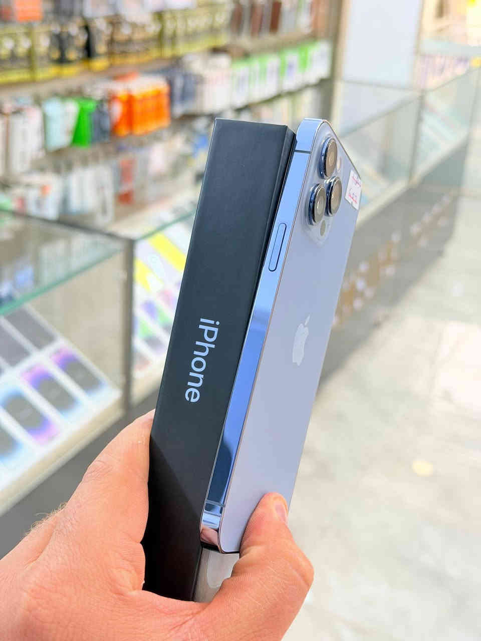 ايفون 13 برو ماكس دبل سيم كرت ذاكره 256 بطاريه 91 يعني جديد نضافه ميه بل ميه خيال مال زلغ مابي كامل ملحقاته وتر بروف فحص حاسبه كله نورمال يعني ممبدل بي شي شرط تفحص بالوكاله نموذج M الأصلي ✌️
لون مميز (ومتوفر اقساط على مصرف الرافدين )تاخذه ضمان 5 ايام اي مشكله او عطل من المركز 
السعر 710 الف 🔥🔥🔥
العنوان بغداد البياع شارع 20 مقابيل علي العناب او الشيف السوري مركز الهاتف لاصلي 
📞📞***********
📞📞***********
