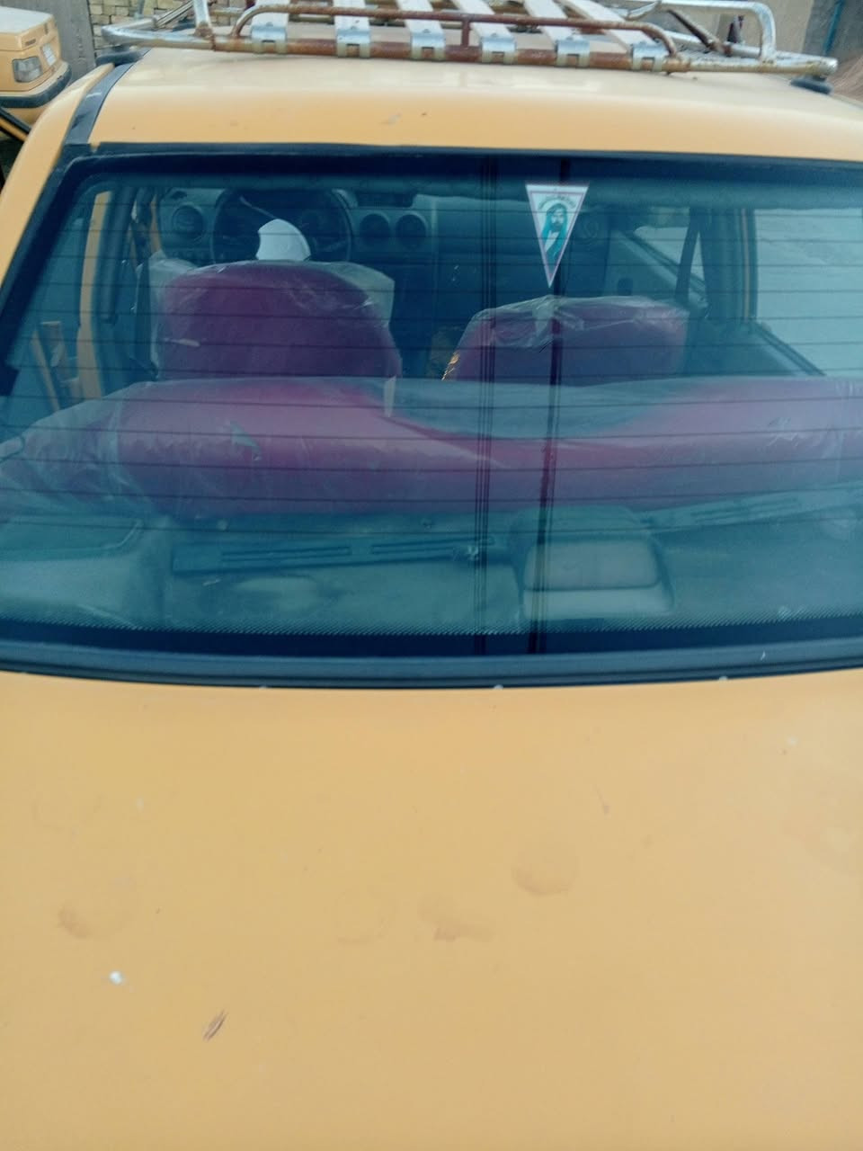 السلام عليكم سايبه موديل 12 رقم وسنويه كامله جديده سياره كامله بس بيها جاملغ امعمر وشاصي امعمر تبريدها عاطل سياره نضيفه سعر 29 بيها مجال رقم الهاتف ***********
