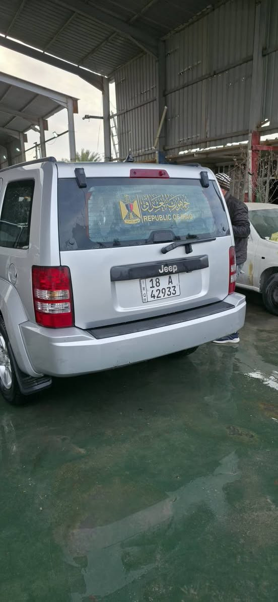 سلام عليكم جيب لبرتي موديل ٢٠١٢
للبيع
حادث جاملغ وبنيد من دون دواخل وبيها بارد شويه اباب العبري من جوه
السيار خير من الله ماعيازه شي 
المكان حله 
الرقم *********** اتصل وبيك خير وتدلل
