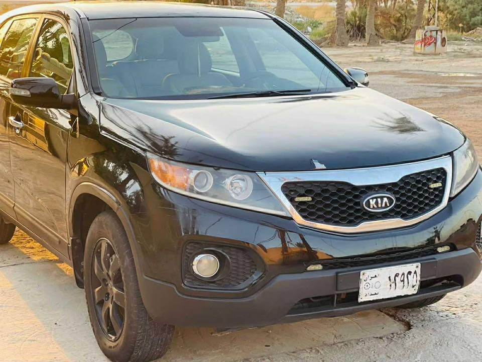 سلام عليكم ورحمة الله وبركاته                                                      

سورنتو أمريكي موديل 2012
ضريبتها فقط جاملك وشويه بل بنيد 
محرك أربعه 
سياره كامله من كلشي 
صدر تبريد 
تفاصيل خاص 
***********
