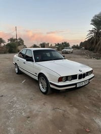 للبيع او مراوس٥٢٥اصل بي ام ٥٢٥  مكينة مسكر ٢٥ عدلة    سيارة بيهة شلعة ...