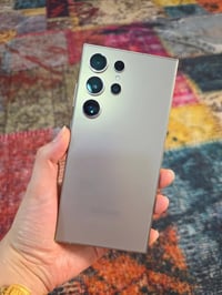 S24الترا  ذاكره ٢٥٦  نضافه فول  السعر ٦٥٠ الف مافتوح مطلوب قسط متوازي ...