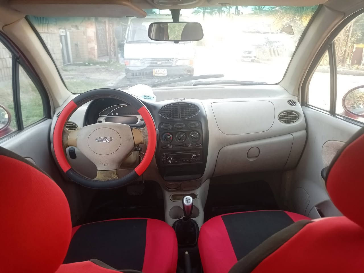 سلام عليكم
كيو كيو 2013 سياره نضيفه جدا محرك نضيف كير اوتماتيك بحاله ممتازه بلاديه السعر29  العنوان بغداد حي القاهره ***********
