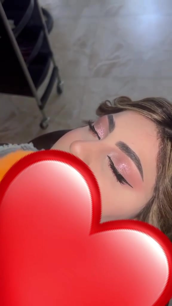 عروض العرايس والمدعوات مستمره لنهايه عيد الاضحى المبارك للاستفسار ع رقم صالون ***********
