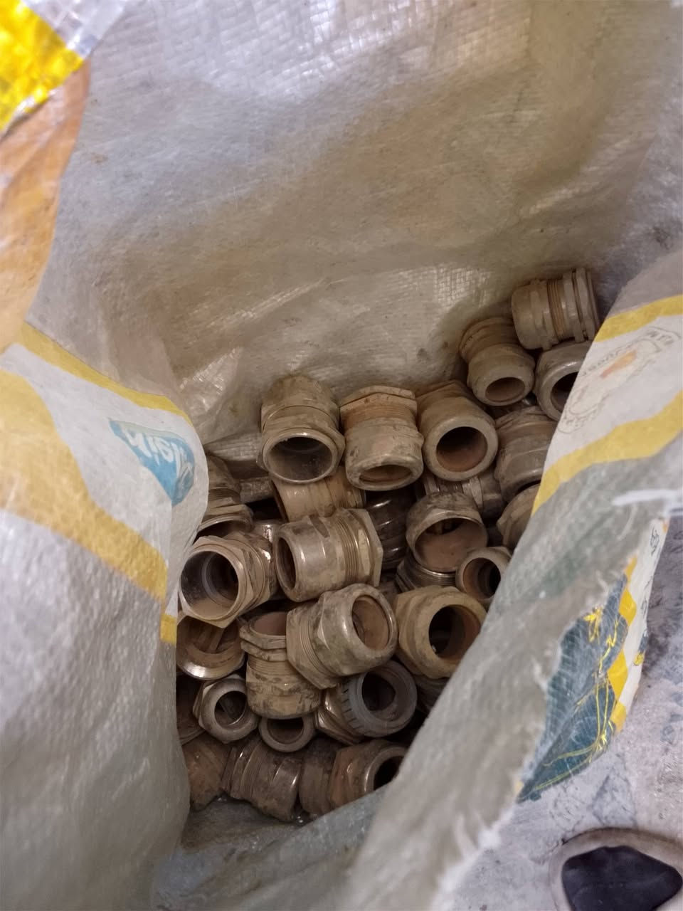 للبيع مطروح كمية تقريبا 2طن ***********
