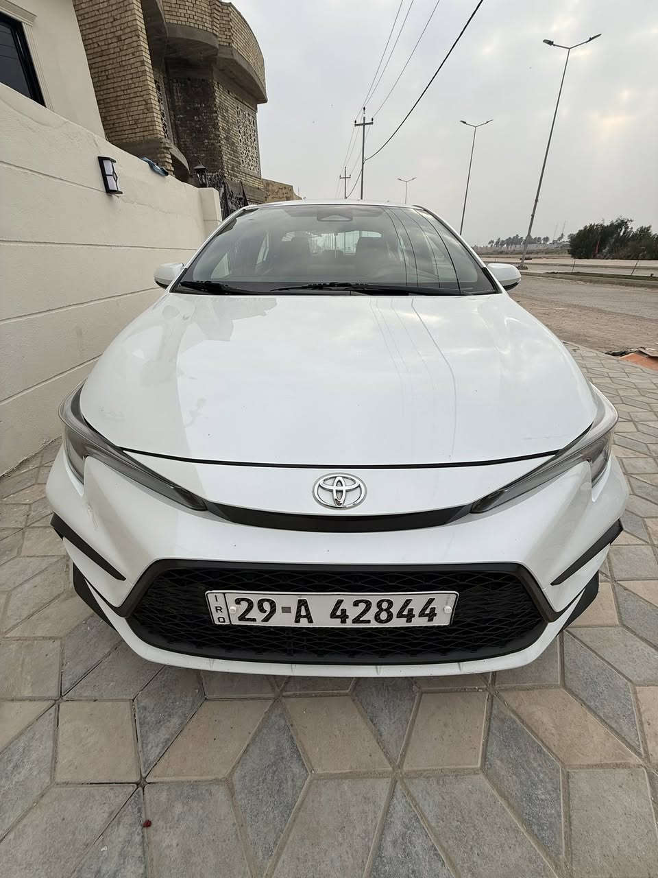 كورلا 23 وارد امريكي حادث 3قطع تبديل بدون دواخل رقم واسط معوقين سيارة بعد سنتين صير حرة وكاله عامه فول مواصفات عده السلايت كير مكينة حداديه تبريد كله جديد بعدهة بوضع شركه ماشيه ٤٠ سيارة كلش جديدة سعر ١٦٠ وبيهة مجال بسيط 
الاستفسار ***********
واسط العزيزيه
