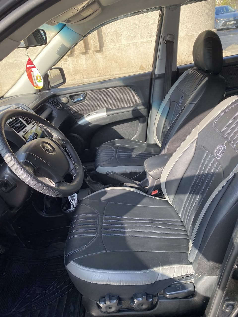 السلام عليكم ورحمة الله وبركاته للبيع كيا سبورتج 2007بيها صبغ بوند ونص  جاملغ بدون دواخل شرط كير ومحرك طخم جديد السعر 93بيها مجال ***********
