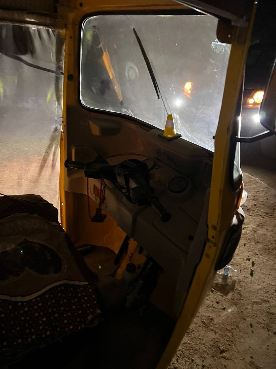 لسلام عليكم تكتك موديل 21 تكتك مكينه وكير وأكسل كله جديد باتري تكتك معمره وكامله وحلوه  تكتك يرادلهة تعمير بس كشر تكتك كامله عده الكشر واتكفل سرقه لان التكتك موجود بس نص من الرقم شاصي اني أتكفل سرقه وعشاير رقمي *********** السعر 4ملايين وبيهة مجال
