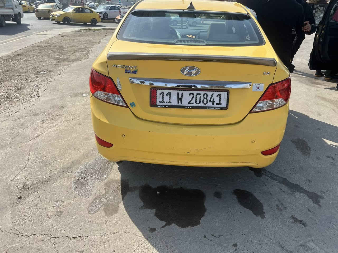 السلام عليكم اكسنت مضلع بلو 2014
فول مواصفات تحكمات ستيرين لاقطه سلايت
لايتات عدسة زينون لد 
5ويل كب 4دسك السيارة فول 
محرك ١٦ دوش كير ايتي 
بيها معجون جاملغ خلفي بدون دواخل شرط 
السعر 100$ وبيها مجال 
للاستفسار اتصل ***********
***********
