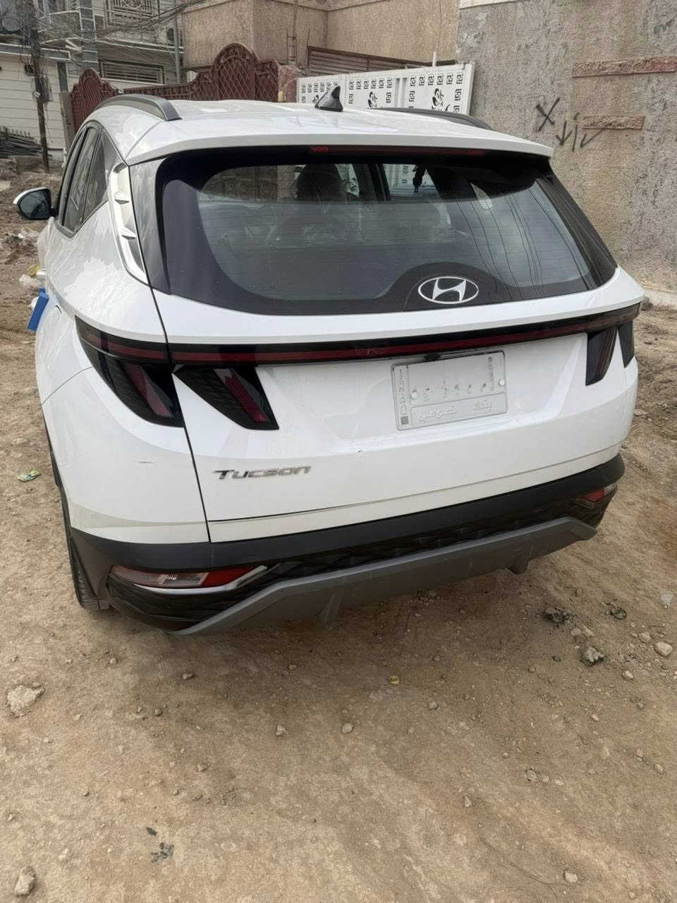 السلام عليكم 
توسان ٢٠٢٤ خليجي 
مكفولة من الصبغ والتبديل
ماشية ٢٩ الف  
رقم بغداد تحويل مباشر 
مكان السيارة / حلة شارع ٦٠  
السعر ٢١٥ ورقة 
للاتصال : ***********
