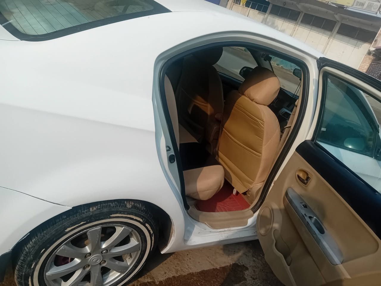 سلام عليكم حبايب فولكس كريت وآل موديل ٢٠١١ مكفوله من كلبه وكصه وكير عادي ومكينه بيه خيط تبخير بدون تنقيص مصبوغ عام للجماليه والباقي شوفت عينك مكان حله سياحي ***********تحياتي للجميع سعر ب ٣٩ ومجال حك جيتك مامتواجد على انت ملاحظه رقم انكليزي حلو وراعيه جيراني يريد تحويل واني خادم وترايه وين ميعجبك
