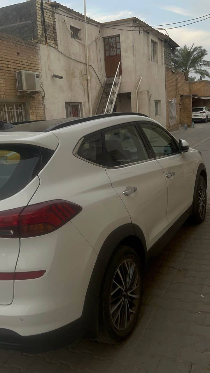 سلام عليكم توسان خليجي مديل ٢٠٢٠الكاصد 
فول موصفات  ١/١
ماشيه ٨٦
بيه باب ونص صبغ جه عكس السايق 
وبيه باب سايق ربعه صبغ 
السونر مرفق مع الصور 

مكان بغداد الدوره 
***********
السعر ١٨٦ وبيه مجال بغداد, العراق
