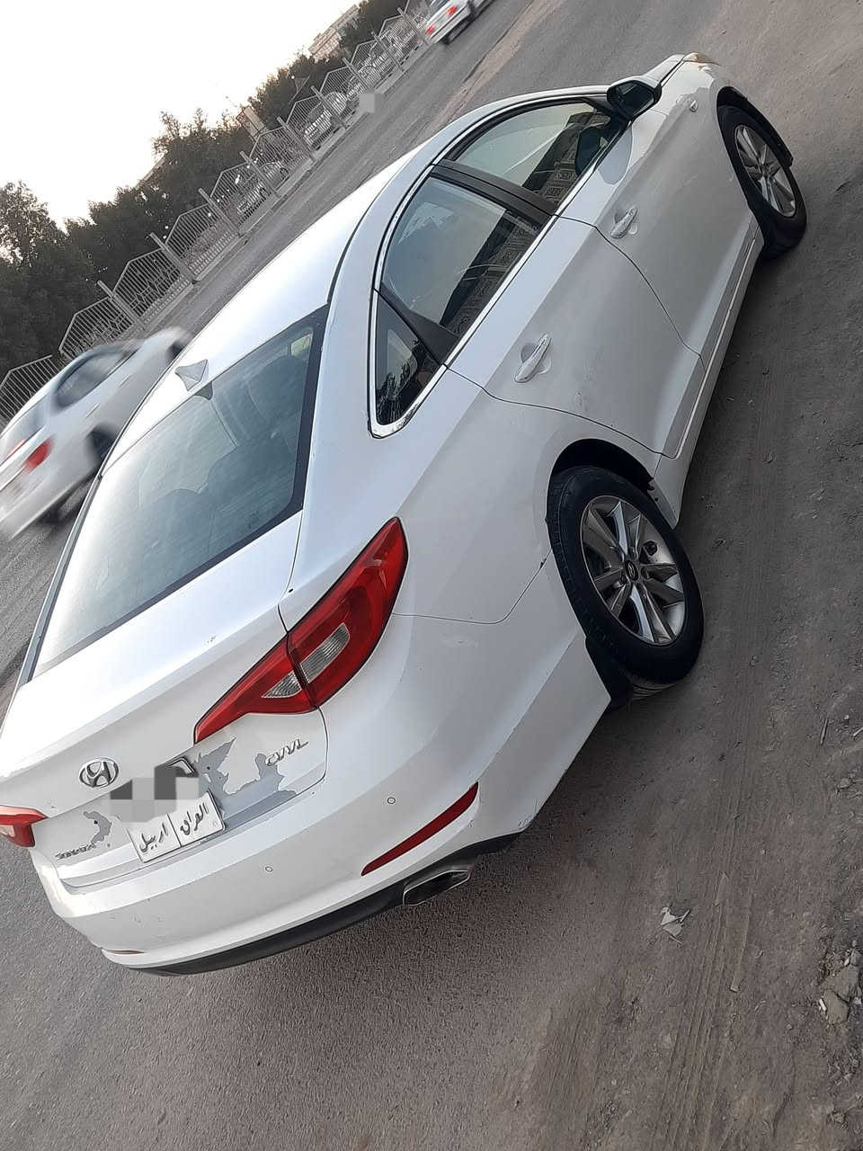 سوناتا موديل 2017  بانزين  ادوات
كشنات جلد 
تبريد قطعتين 
حساسات وشاشة +كامره دواره وبعد بيهة مواصفات .
مكاني نجف  كصه جنطه  متوم أرقام وسنويه ولوحات طبق الاصل كير مكينه نضاف حداديه تخم تاير جديد تبريد سعر 53
هاتف ***********
