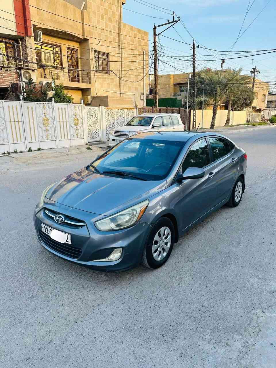 للبيع هونداي أكسنت 2016
رقم بغداد الدولي الجديد 
هزه جديده 
سنويه جديده بأسمي 
محرك 1600 مكفوول
كير اوتوماتيك AT  مكفوول
صدر نظيف مبدله جديد مع مشط ستيرن 
تخم تاير نظيف 
باتري جديد 
جامه اماميه جديده 
تبريد ممتاز جداً
تدفئه ممتازه 
3 سويچات مسويله جدد
داخل رصاصي نظيف
صبغ 3 قطع من امريكا 
ليبل واحد السياره بدون ضرر نهائياً
السعر 93 ورقه 
مكاني الغزاليه 
***********
