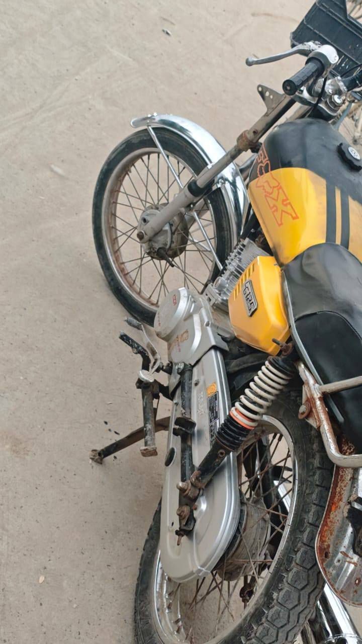 سلام عليكم دراجه تايكر للبيع السعر 425وبيهه مجال مستعجل ع بيعتهه العنوان بني منصور الناحيه ***********
