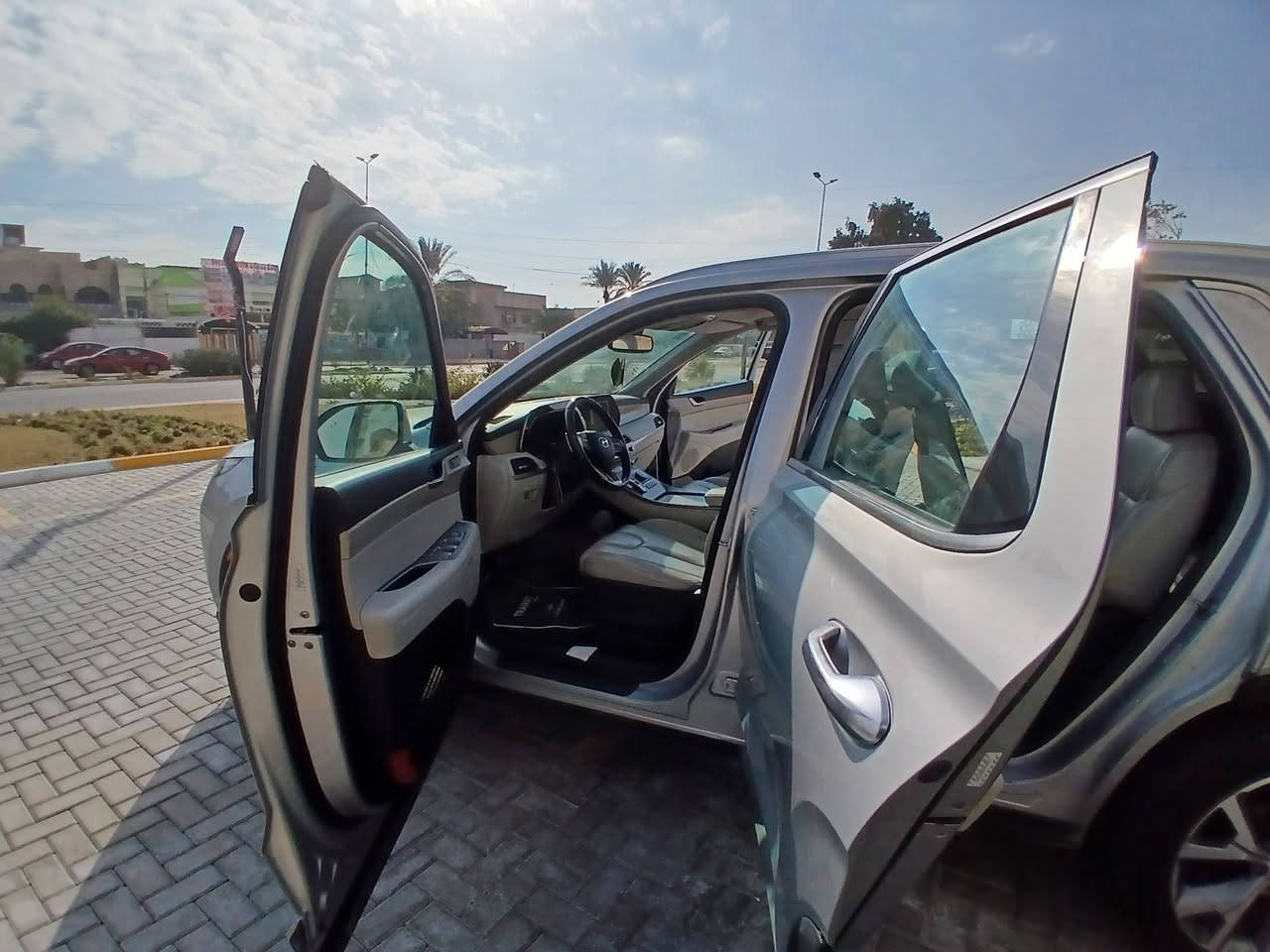 بلاسايد موديل ٢٠٢١ فول موصفات  بصمة جلد كرسي كهرباء   وتدفع تشغيل عن بعد رادار امامي وخلفي بردات خلفيه الدشبول موطعم بلصاج باب كهرباء وبعد بيها مواصفات  مكان السيارة بغداد  بدون حدث ولاضبغ تقريرميا امطار  وبها بارد بالجامغ الأيمن الخلفي سعر(٢٤٥$) ستفسار تصل ***********
