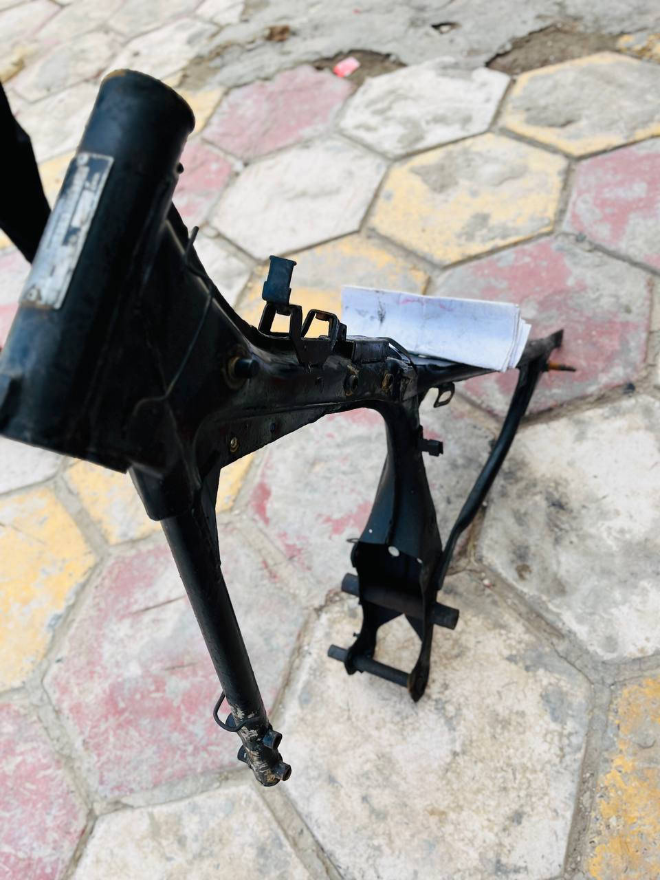 سلام عليكم شاصي ارشه موديل 17 اوراق اصولي 6 ورقات  معرض لاخوين بشارع بغداد السعر 250 وبي مجال مكاني عماره حي العسكري لاتصال *********** هاذ رقمي
