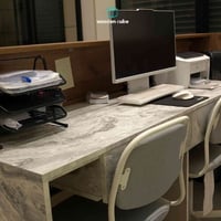 نعود من جديد في احد المجمعات الطبية في الحارثية... كاونتر رسبتشن في مخ...