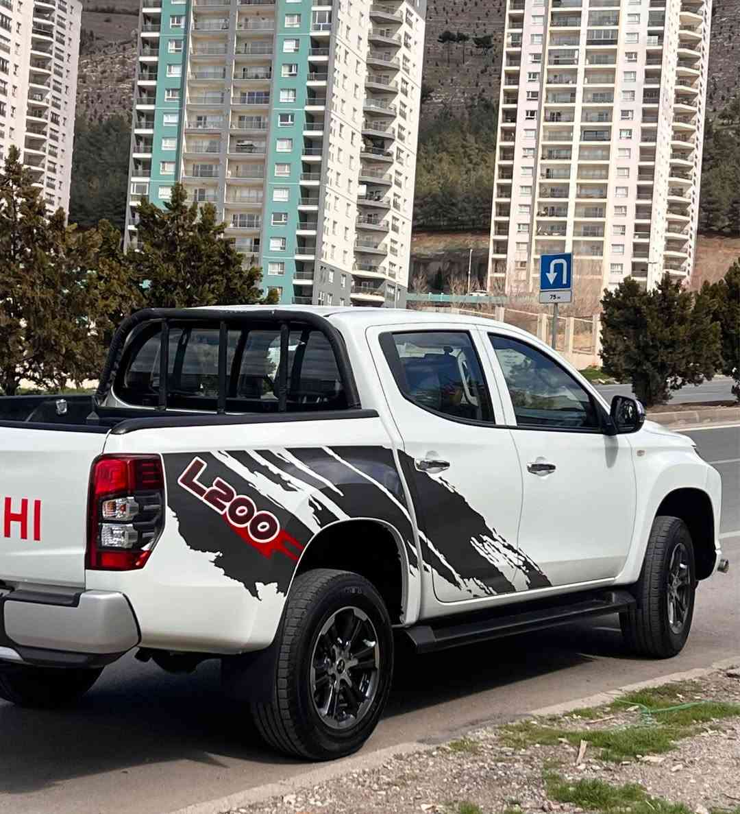 قەزافی مۆدیل 2023 سەیارەکە بێ بۆیاخ و سارد یەک قەڵەمکاری هەیە یەک دەستە کامل جوانکاریو بەرگە کوشن  
سەنەوی تازەیە رەقەم سلیمانی 56 هەزاری حەقیقی ڕۆشتوە سعری 207 . *********** السليمانية, العراق
