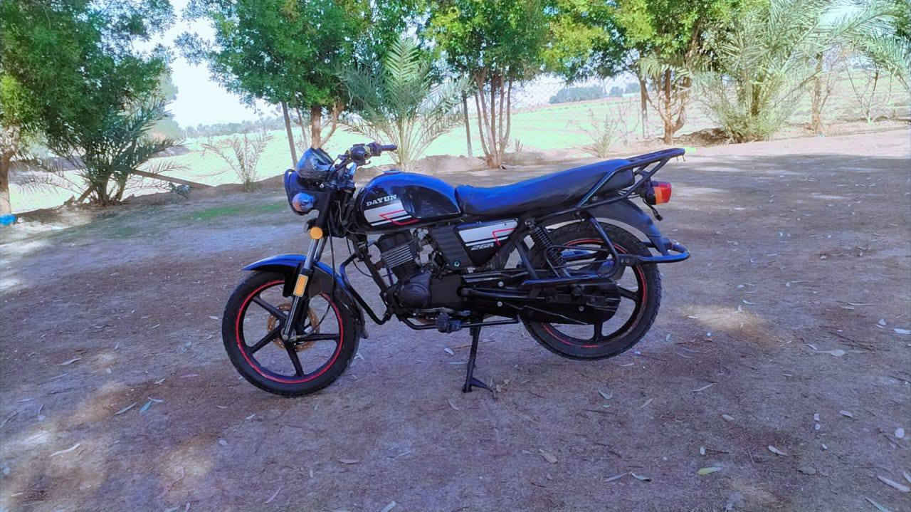 سلام عليكم دراجه البيع ديون نفخ موديل 21 وراق صولي شرط الصولي مبيه اي نقص محرك مكفول ماممدود عليه صبانه كهربيات كامله مبيه اي نقص مكينه خرسئ مبيه اي نقص حلاء من الصوره كامله تجي وتشوف بيعنك وراق صولي شرط الصولي السعر مليون 150 وبيه مجال الشراي يتصل وبيك خير ودلل ***********
