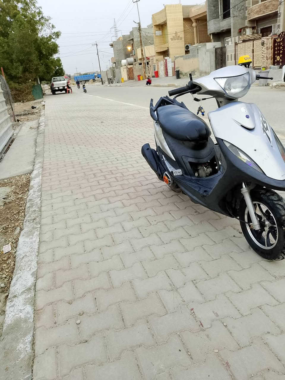 السلام عليكم ماكس عدلة للبيع
الدراجة كاملة مكملة محرك خير من الله لا تنقيص او لا تبخير شغالة سلف او هندر كهربائيات كلهة شغالة ستاند صفح او وصط كفر او دواخل كلة بلاد ختم واحد الدراجة بيهة تزويد من اويالة دبلات امامي خلفي رياضي صالنصة رياضي قبغ افلاوين سبايدر رياضي تايرات جدد دواسات سلفر سماعة بلوتوث كلج خلفي رياضي السعر 475 قفل قفل 
متلكة هيج دراجة بهيج سعر فلصير لوتي براسي العنوان ديالى بعقوبة التحرير الرقم ***********
