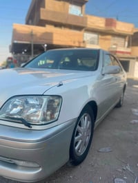كراون ملكه • ٢٠٠٢ • مكينة D4