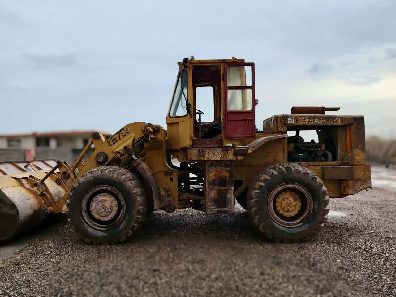 سلام عليكم شفل للبيع موديل 83بي محرك زوزه 105كير وكسلات كفاله محرك ينقص صار فتره مابي إي ضعف رقم ديالئ سعر 185لاستفسار تصال ***********
