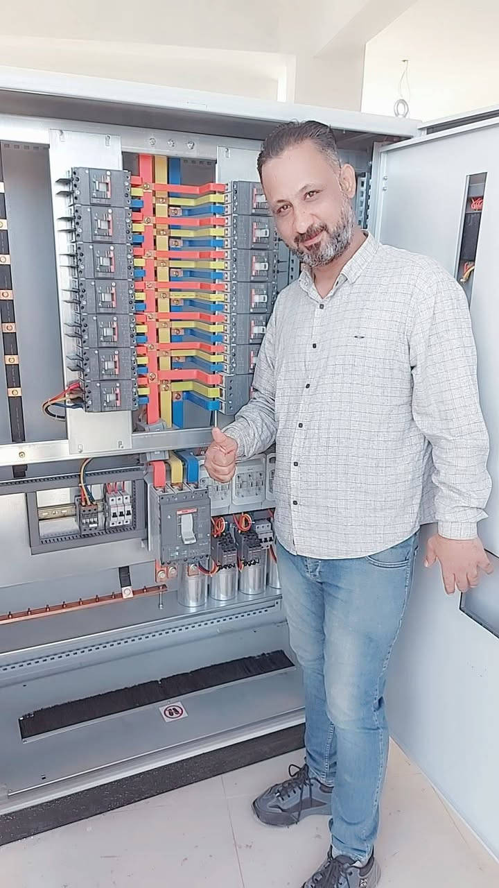 كادر الفني حيدر شاكر الكهربائي *********** 
مستعدون تأسيس جميع المباني الحكوميه والاهليه
والدور والمباني بأنسب الاسعار
بإيدي ماهرة ذوي الخبره العاليه
للاستفسار اتصال وا وراسلة الصفحة
***********
