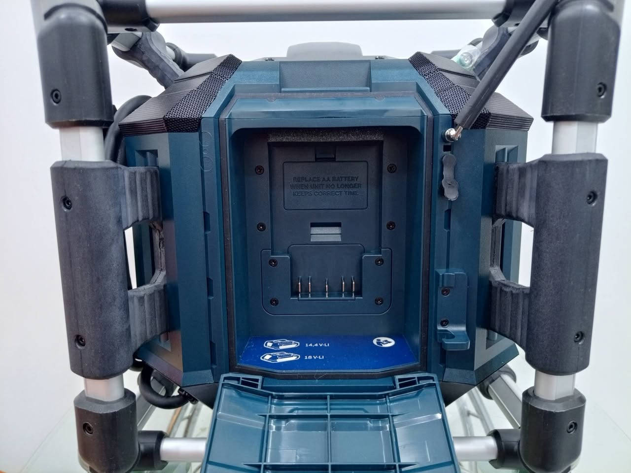 راديو بوش 
غير مستخدم 
مواصفات ومميزات عالميه 
وزن ثقيل جدا جدا 
للاستفسار مراسلة الصفحه 
او الاتصال ‏‪***********‬‏
