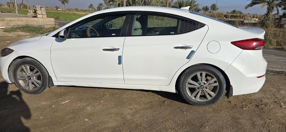 سيارة النترا للبيع موديل 2017
سيارة بيه قطعتين وصبغ بالتكمه الاماميهسيارة النترا للبيع موديل  أثر جراد
سياره رقمه اربيل وسياره بيه خيط بخار
معروضه ب 120 وبيه مجال تفاصيل اكثر اتصل على الرقم ***********
