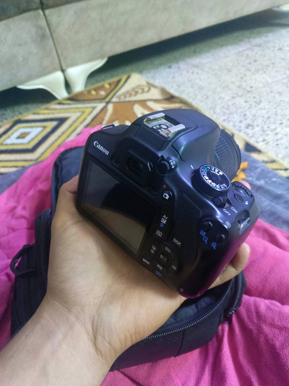 كامري كانون 1200Dللبيع أو مراوس