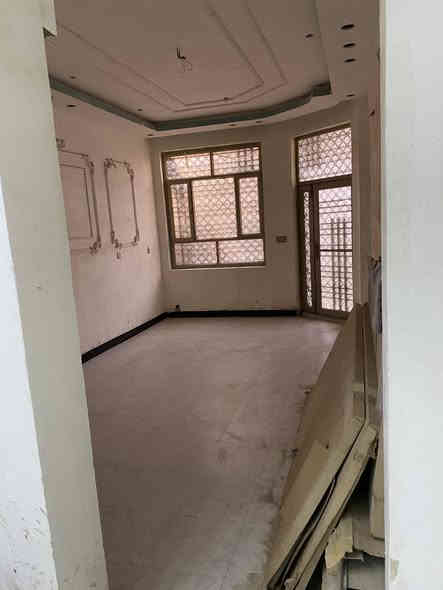 بيت زراعي للبيع مساحه 100م 
واجهه 5م نزال 20م 

العنوان الشعب حي البساتين شارع التكاتك 

الطابق الاول استقبال + هول + مطبح مطبخ حار و مطبخ بارد + خدمات 

الطابق الثاني يحتوي على ٢ غرف نوم + خدمات 

السعر ١٥٠ وبي مجال
للاستفسار ***********
