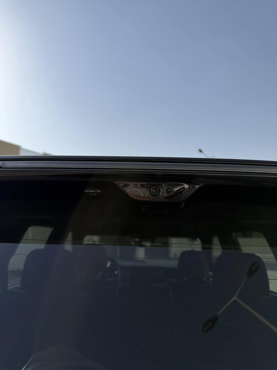 جيب جراند شيروكي هايبرد موديل 2023
١- السياره محرك ٢٠٠٠ تيربو مع محرك هايبرد يولد ٣٧٥ حصان 
٢- السيارة طلب خاص واصله للعراق زيرو 0 كيلومتر مابيها اي ضرر من الوكاله للعراق ما داخله حتى مزاد يعني مكفوله كفاله عامه  
٣- السيارة لونين خارج و نفس اللونين للداخل 
٤- فتحة سقف بنوراما 
٥- ٣ شاشات 
٦- المقاعد تبريد + تدفئه الامامي و فقط تدفئه للخلفي 
٧-  تحتوي على ١٩ سماعة شركة Alpine 
٨- الدخول ذكي لل٤ ابواب 
٩-رادار ٣٦٠ درجه 
١٠-بردات خلفيه 
١١-السيارة ٣ كاميرات امامية + خلفية و كاميرا للمراية الوسطى 
١٢- مقاعد جلد
١٣- نظام جكات 
١٤- ٤ انظمة قيادة  
وباقي المواصفات المعروفة 
السيارة فول مواصفات ١/١
السيارة ماشيه57الف على ايدي 
السيارة مابيها اي نقص كاملة ١٠٠٪؜ 
صور السيارة داخل الوكاله ايضاً موجوده داخل المنشور
للتواصل رقمي ***********
متوفر واتساب و على العادي و على الخاص
