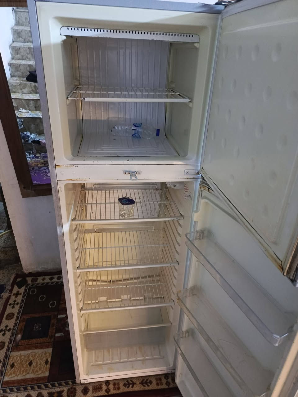 سلام عليكم غرفه نوم 5 قطع وياها دوشك وجربايه صوميه تفصال مفصليها غساله13 كيلو تغسل بطانيه كاونتر قطعتين سنك وملحق وثلاجه يرادلها ترتيب قفلهن 450 كلهن مكاني بغداد بلديات المعسكر *********** اليريدهن يجي خاص ادزله فيدو للغرفه مستعجل عليهن نهايته 450 قفل مابيهن مجال كلش
