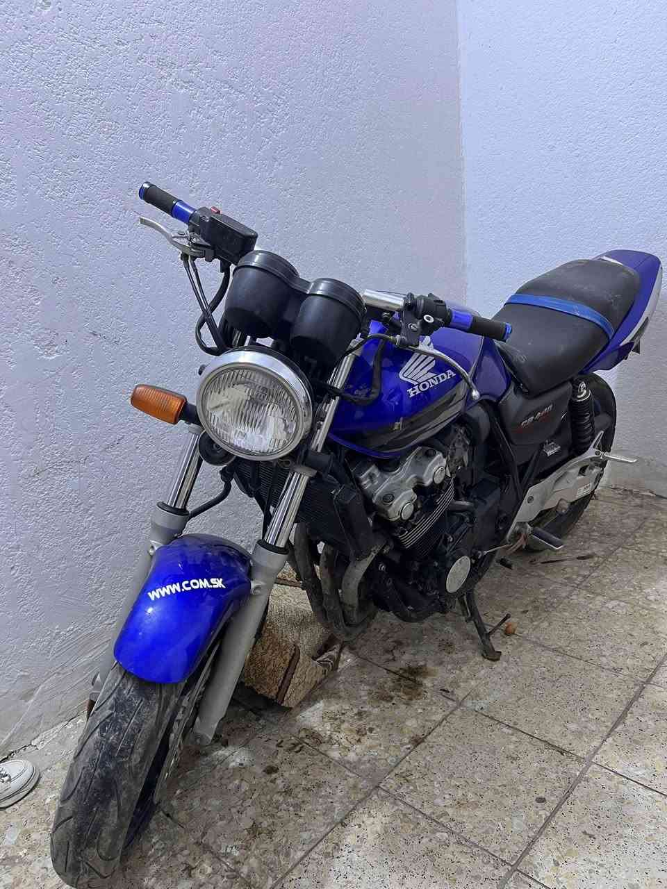 السلام عليكم دراجهً بطح للبيع النوع cb400 الجيل الثاني دراجهً نضيفه السعر خاص.     (***********).  الشراي اتصل عله الرقم
