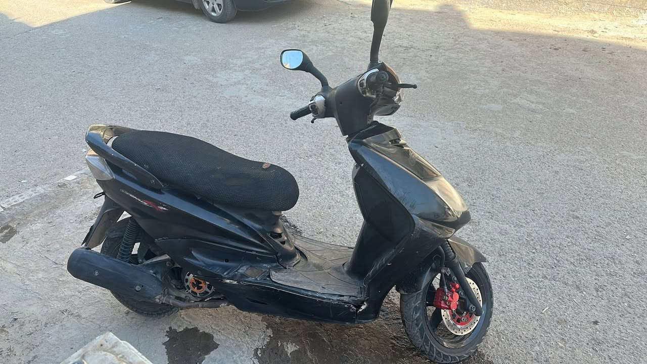 للبيع سكنس نثية 140 كابريتر كفرات اصلية وكالة  دراجة بيه رنكات كايمه  السعر 300 وبيه مجال بسيط 
مكاني بغداد الزعفرانية
للاستفسار ***********
