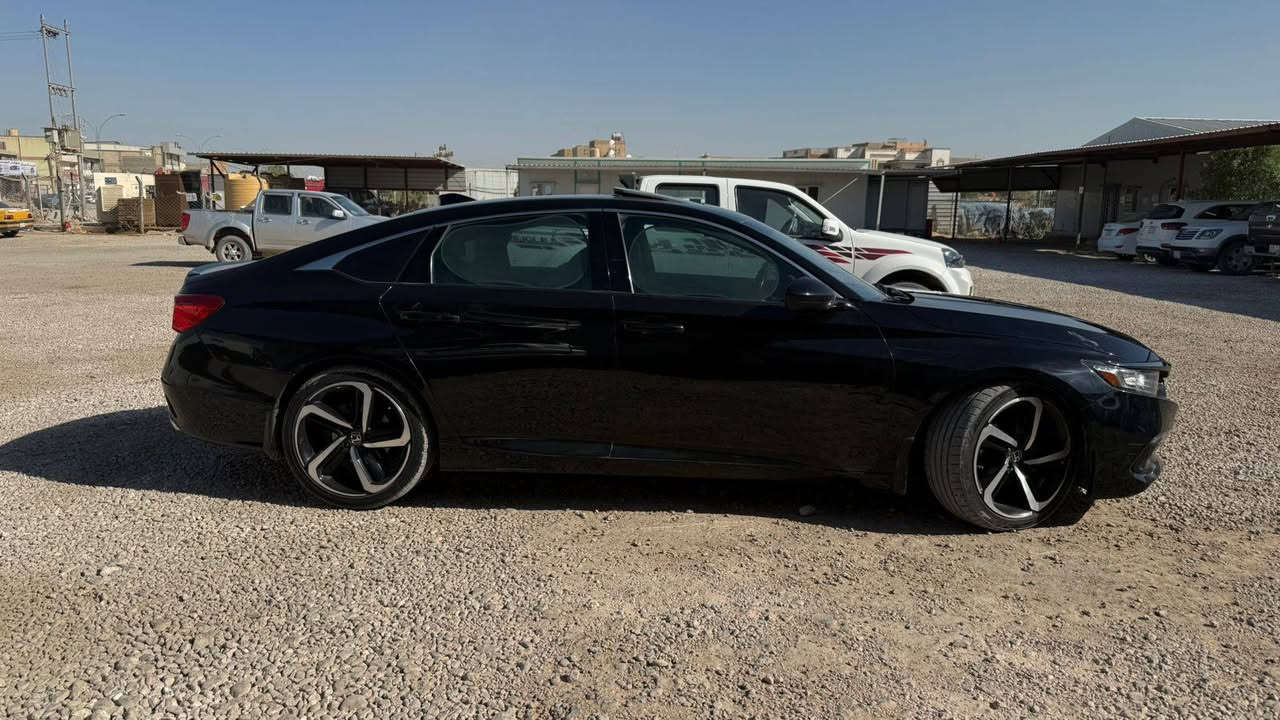هوندا اكورد 2021
سبورت 2000 تربو 
وارد امريكي 
1hgcv2f39ma015660

⚡ 250 حصان – أعلى مواصفات + نسخة سبورت ⚡

المواصفات:

محرك 2000 تيربو / كير أوتوماتيك 10 سرعات "بيانو شفت"
مواصفات:

فتحة سقف

حساسات أمامية + خلفية

نظام مراقبة النقطة العمياء

مثبت سرعة تفاعلي + مثبت مسار

تدفئة مقاعد أمامية + تبريد (قطعتين)

شاشة مع دعم Android Auto & Apple CarPlay ببلوتوث مباشر

نظام صوتي قوي 

إضاءة LED أمامية وخلفية 
+ اضاءة ليد نهاري DRL

دخول وتشغيل ذكي (Push Start + Keyless Entry)

وضعيات قيادة (إيكو – نورمال – سبورت)

داخلية جلد سبورت مع تطريز أنيق

شفتات ستيرن 

ويل 19  سبورت أصلية وكالة

الحالة:
✅ السيارة مكفولة (محرك، كير، تبريد)
ماشية 115،000 كيلو 
 

السيارة قطعة وحدة جاملغ ايسر امامي بامريكا 
وقطعة تبديل بنيد ببغداد 

سنوية غير منتهية

باسمي وكالة 
التحويل باسم المشتري او وكالة باسمه متوفر  

 
مكان السيارة بابل حلة 

سعر السيارة 157

رقم تلفون ***********
مامتوفر ع النت
