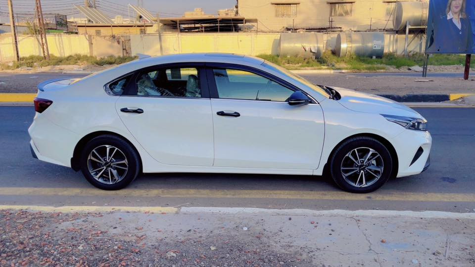 كيا سيراتو خليجية وكالة نيم للبيع 
فول عدا البصمة 
موديل ٢٠٢٤ 
محرك ٢٠٠٠ 
فتحة سقف 
شاشة كار بلي 
كاميرا خلفية 
كاميرا تسجيل امامية 
تحكم كامل استيرن 
لايت عدسة زينون 
مري طي مع اشارة 
كشنات مخمل 
كير AT 
ماشية ٤٥ KM 
اربيل سنوية بأسمي 
تحويل مباشر شرط 
بغداد الكرخ العامرية 
 قرب كراج الشرق الاوسط 
السعر 195 $$ مجال قليل جداً
***********
