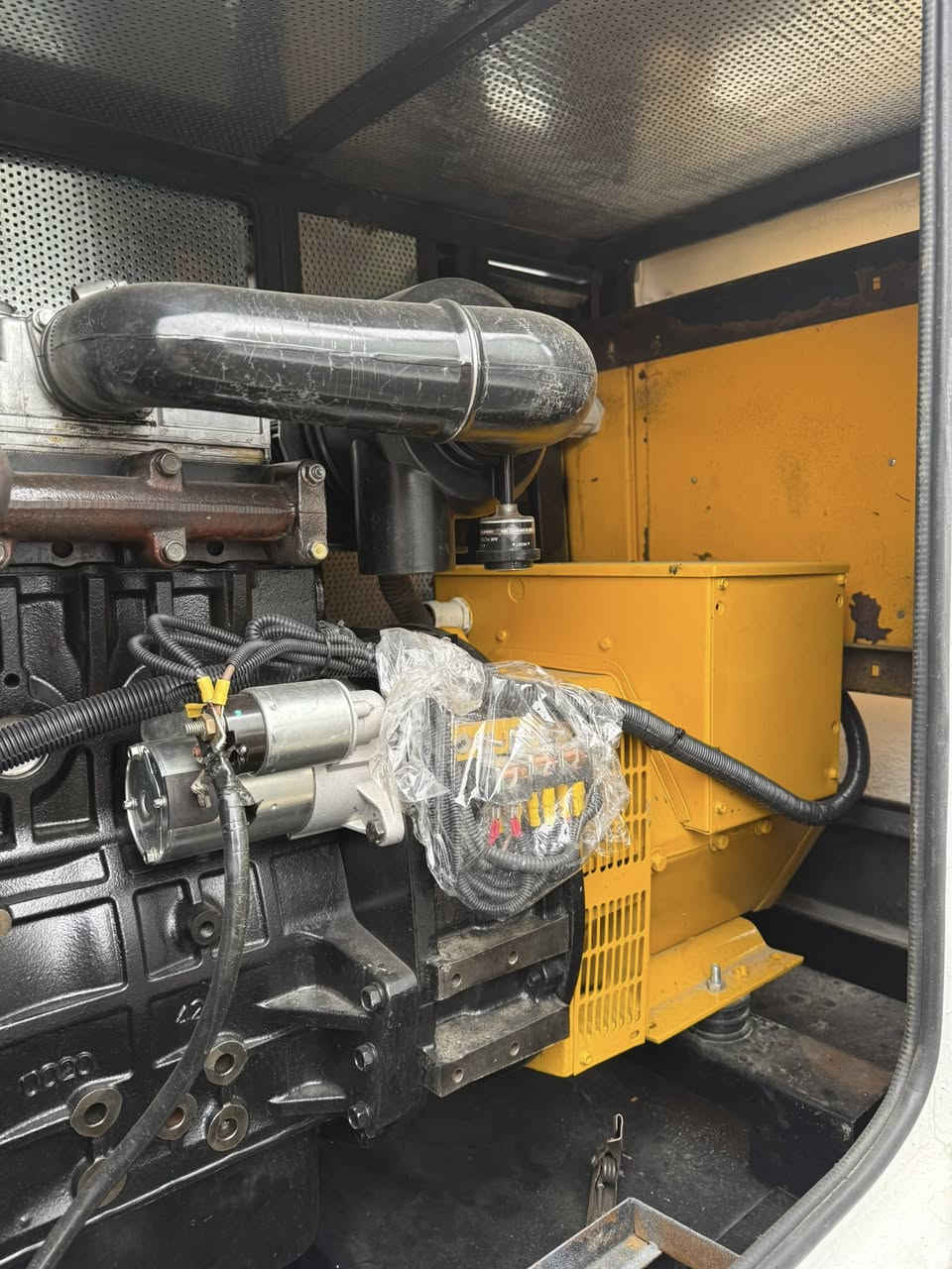 سلام عليكم
للبيع مولده بيركنز 4 سلندر 
ستندر ما مفتوح بلادي اوربي كاتم 
توليد ستانفؤرد  (20) كيفي 
العنوان أربيل // استفسار واتساب 
*********** / ***********
توصيل لجميع محافظات العراق موجود🚛
