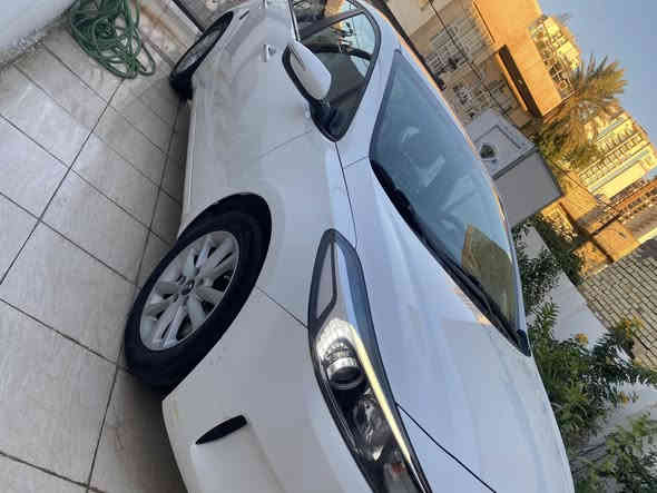 سلام عليكم اخوان كيا سيراتو موديل 2018 
كفاله من صبغ تبدل حالوب 
بيهه بارد فقط بالباب رصعه بالصندوق 
ماشيه ٥٧ حقيقي شرط حقيقي 
مواصفات سيارة 
تحكم سترين جهتين 
اشاير بالمري + مري شفط 
داخل لونين 
ويل كاب ٥ 
كامرا * شاشه 
مود دراف+ ٣ انظمه قيادة 
بغداد بسمي تحويل ثاني يوم 
سبير منازل سيارة لحد هذا اليوم 
سعر ١٤٣ بيهه مجال كلش بسيط
عنوان بغداد علي صالح قرب منصور كرخ
***********
